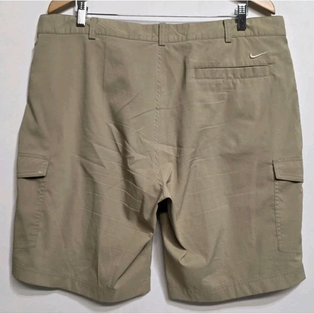 Nike Golf Cargo Shorts Sz 38 Tan Pocket Mens Athletic Flat Front Dri Fit Outdoor
